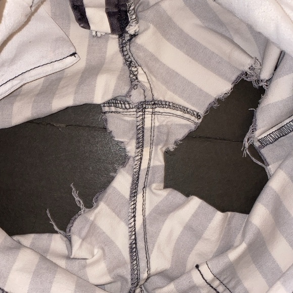 Divided Size 12 Black White Stripe Curt Off Jean Shorts - Picture 9 of 10